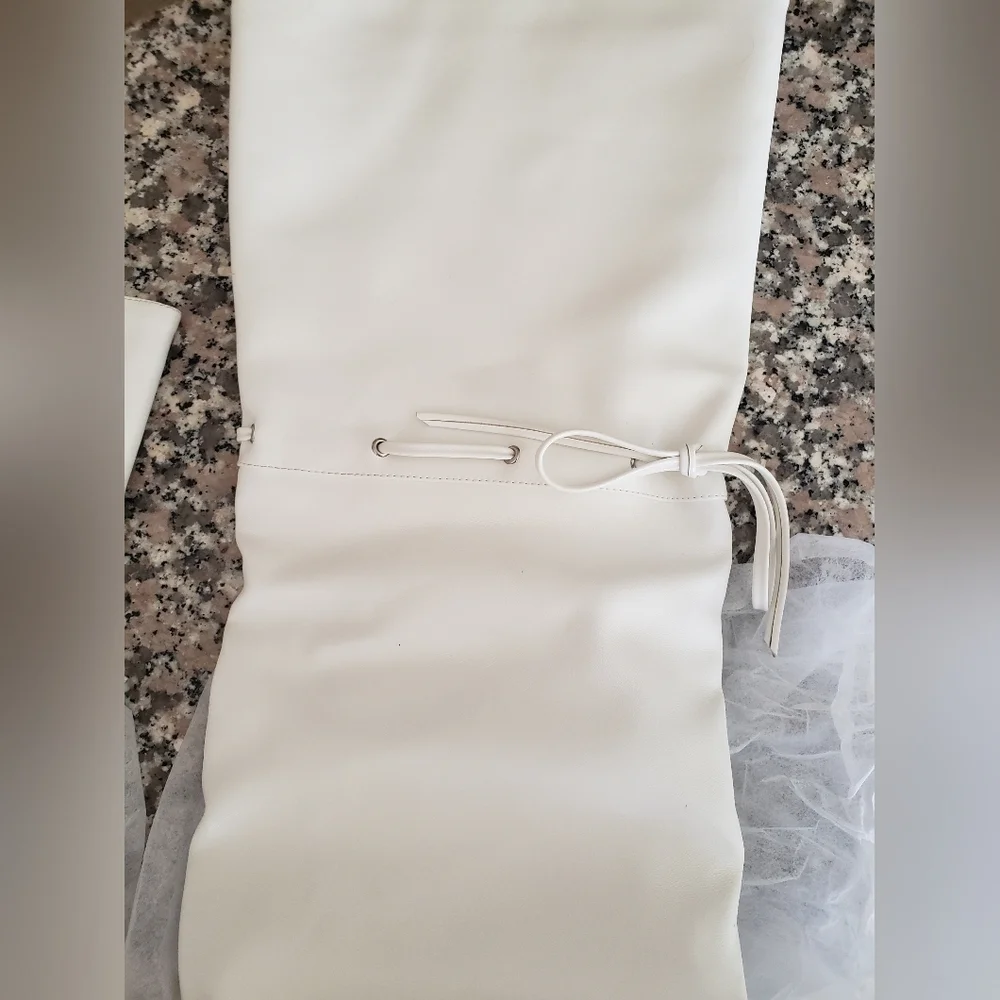 Prettylittlething White Thigh High Boots Brand New - Picture 4 of 4